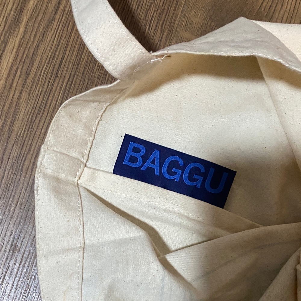 BAGGU Cream Tote with Black Print - Picture 3 of 3